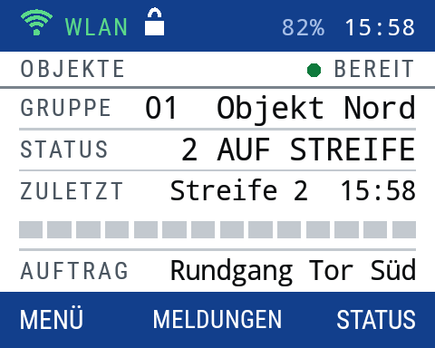 Gruppe, eigener Status, wer zuletzt sprach, aktueller Auftrag – dazu Netz, Akku und Uhrzeit.