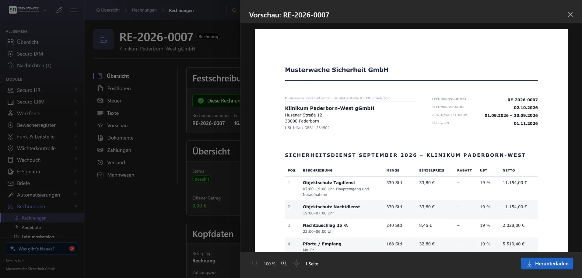 Rechnung RE-2026-0007 an das Klinikum Paderborn-West mit geöffneter PDF-Vorschau: Briefkopf Musterwache Sicherheit GmbH und Positionen für Tag-, Nachtdienst, Nachtzuschlag und Pforte.