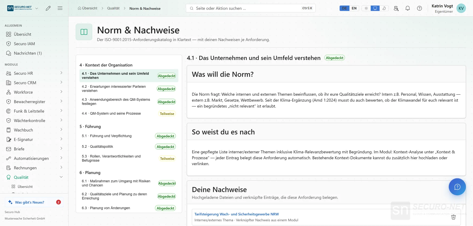 Norm-Explorer mit Kapitelbaum der ISO 9001, Status je Anforderung und Erläuterung der gewählten Anforderung.