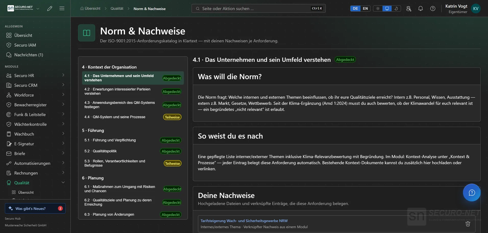 Norm-Explorer mit Kapitelbaum der ISO 9001, Status je Anforderung und Erläuterung der gewählten Anforderung.